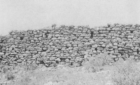Pl. 115a 'Bailey wall. Outer Face, near Northwest Tower of Redoubt': outer face of the bailey wall of the Pontinos castle.