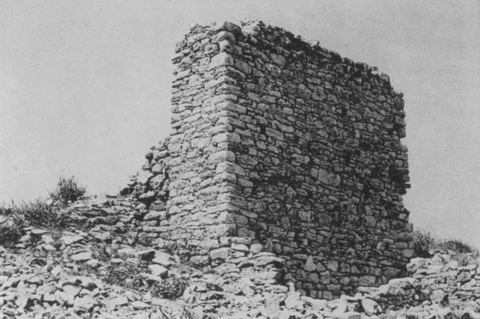 Pl. 115d 'Redoubt. South Tower, from Southwest' of the castle on Mt Pontinos.