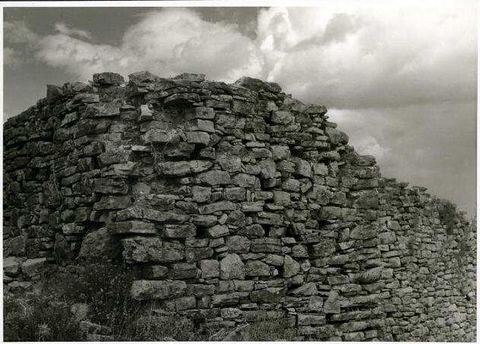 "Kastell Kiveri": rubble masonry of a castle tower.